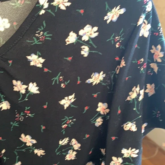 Brand new with tags banana republic tie waist dress. Retail 135 - Picture 6 of 6